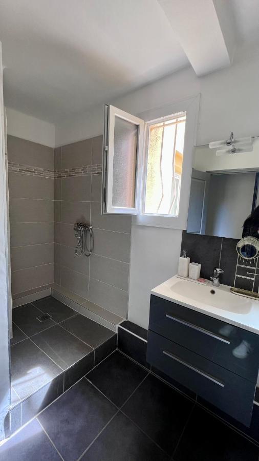 Joli T2 Proche Plage Et Parking Prive Bandol Luaran gambar